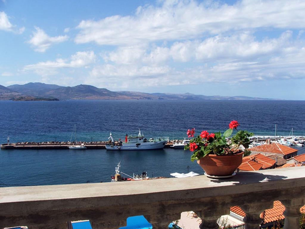 Вилла V. Molova, Molyvos, Lesvos Митимна Экстерьер фото
